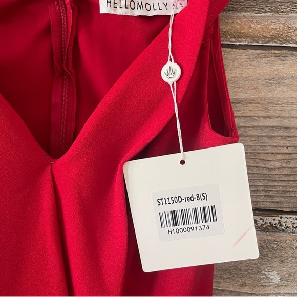 HELLO MOLLY-NEW Peak Hour Red
Romper NEW - Picture 4 of 7